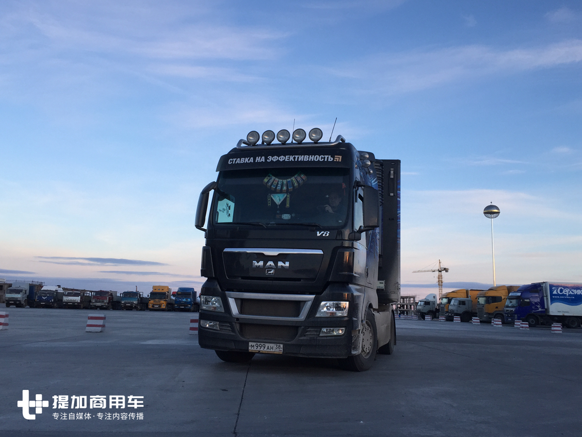 独家 来自德国man的高端旗舰卡车 680马力v8动力的tgx牵引车实拍 提加商用车网