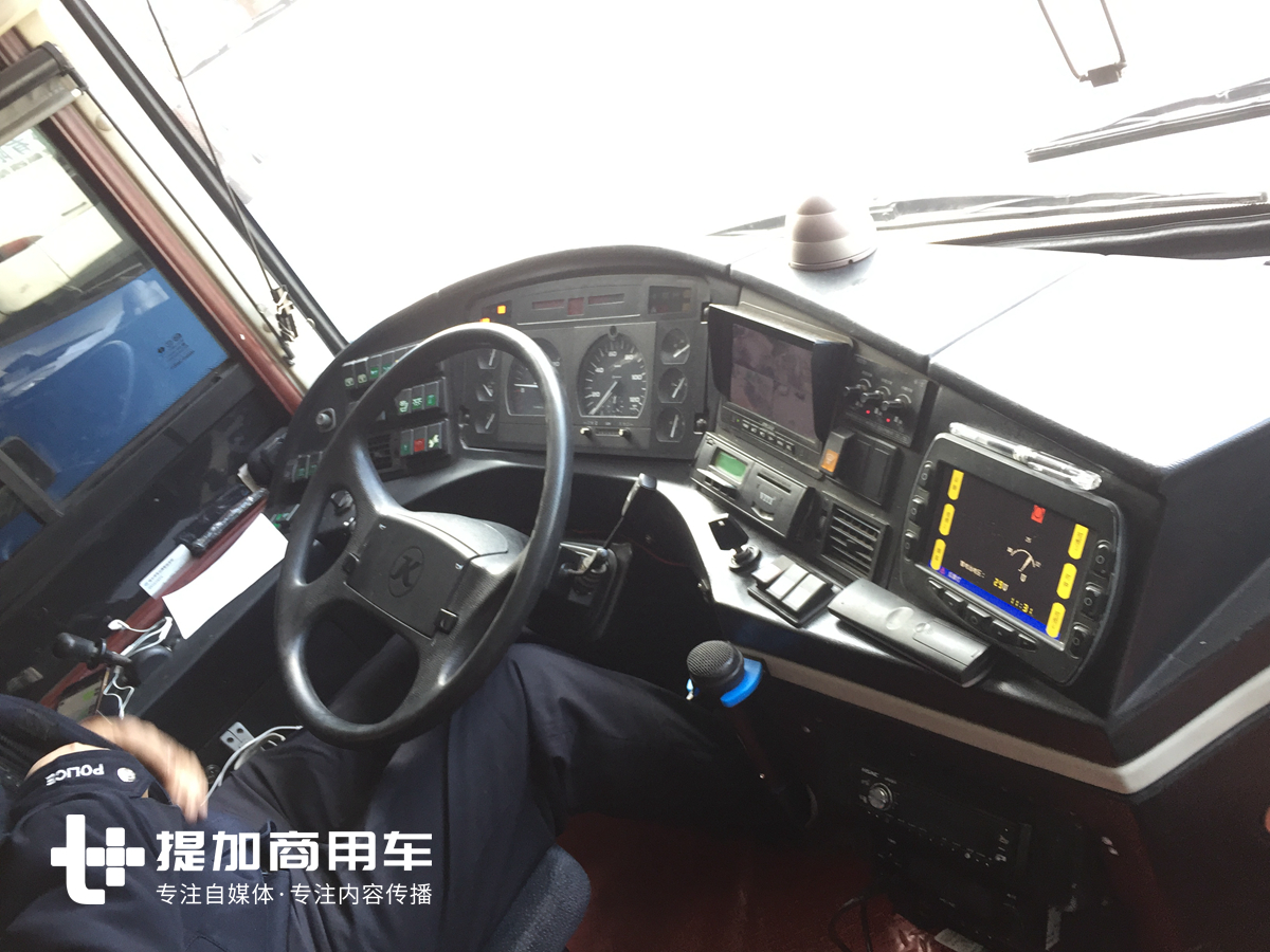 层半大巴也将退出历史舞台,当年最火的安凯凯斯鲍尔豪华层半大巴实拍 - 第11张 - 提加商用车网 层半大巴也将退出历史舞台,当年最火的安凯凯斯鲍尔豪华层半大巴实拍 - 第11张