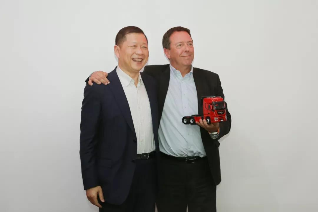 高度认可双方合作成果,沃尔沃集团总裁龙世德一行来访东风商用车 - 第16张 - 提加商用车网 高度认可双方合作成果,沃尔沃集团总裁龙世德一行来访东风商用车 - 第16张