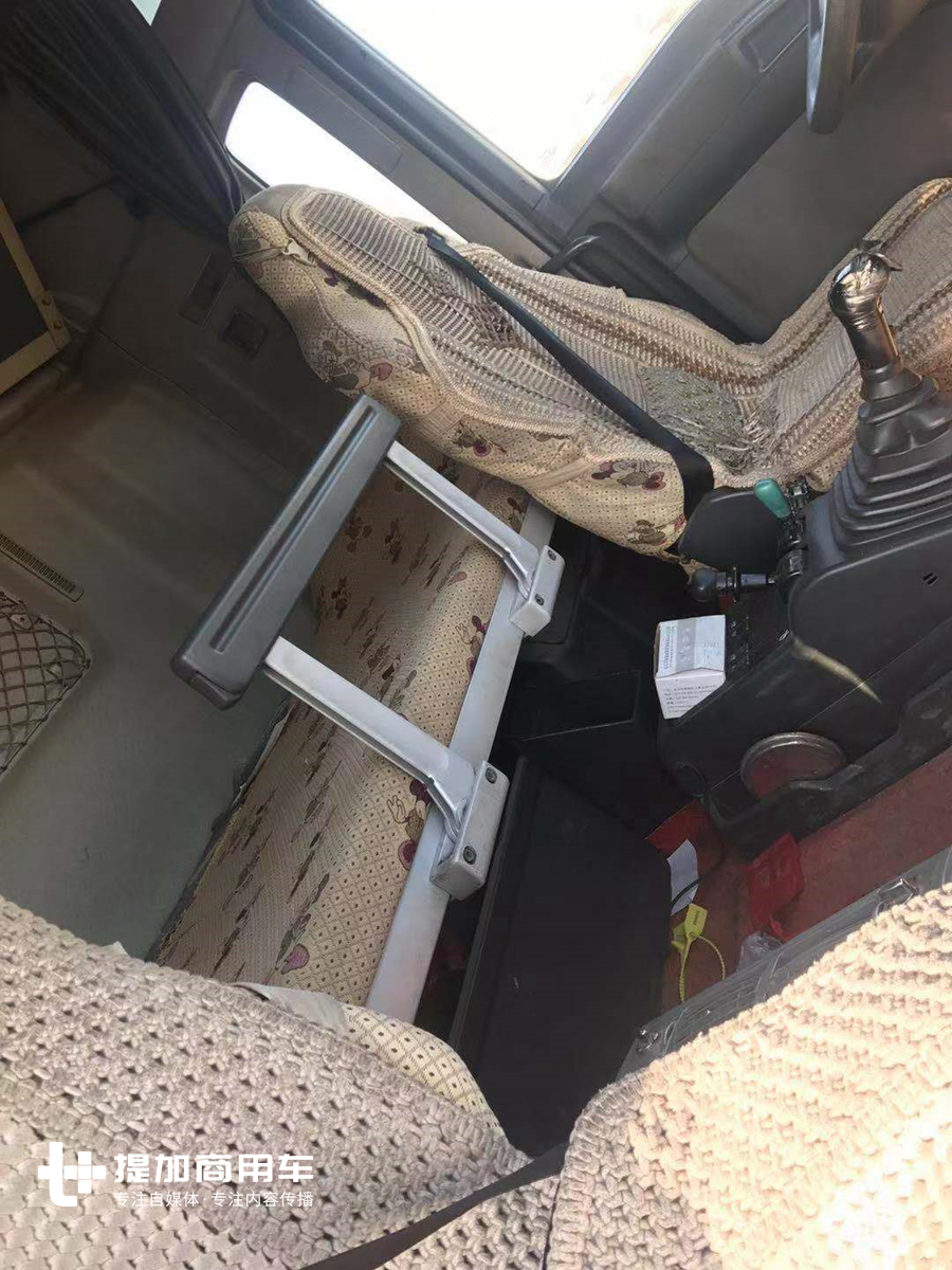 最“憋屈”的德国曼高端卡车，在国内运营多年，只得披着国产红岩杰狮的外衣 - 第5张