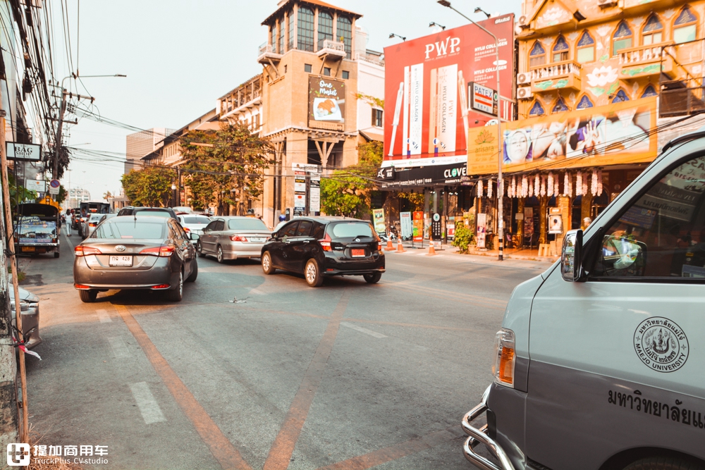 旅游发现泰国汽车文化上集：满街都是日系车，司机对路权的遵守值得我们学习 - 第15张