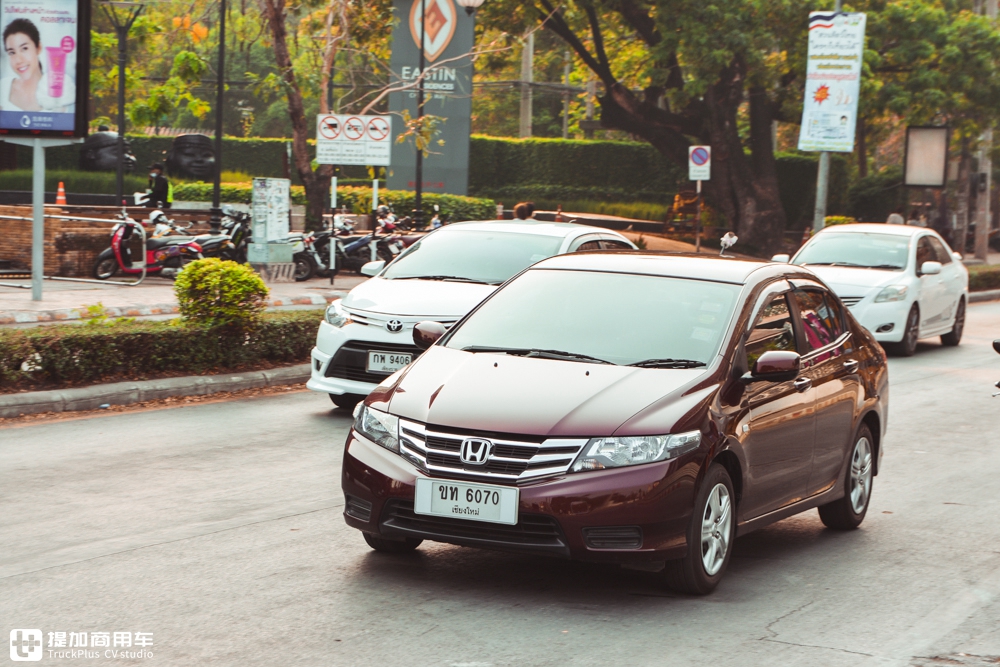 旅游发现泰国汽车文化上集：满街都是日系车，司机对路权的遵守值得我们学习 - 第19张