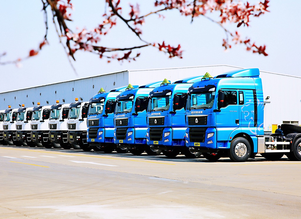 领跑国产高端重卡,重汽第30000辆汕德卡下线 - 第3张 - 提加商用车网 领跑国产高端重卡,重汽第30000辆汕德卡下线 - 第3张