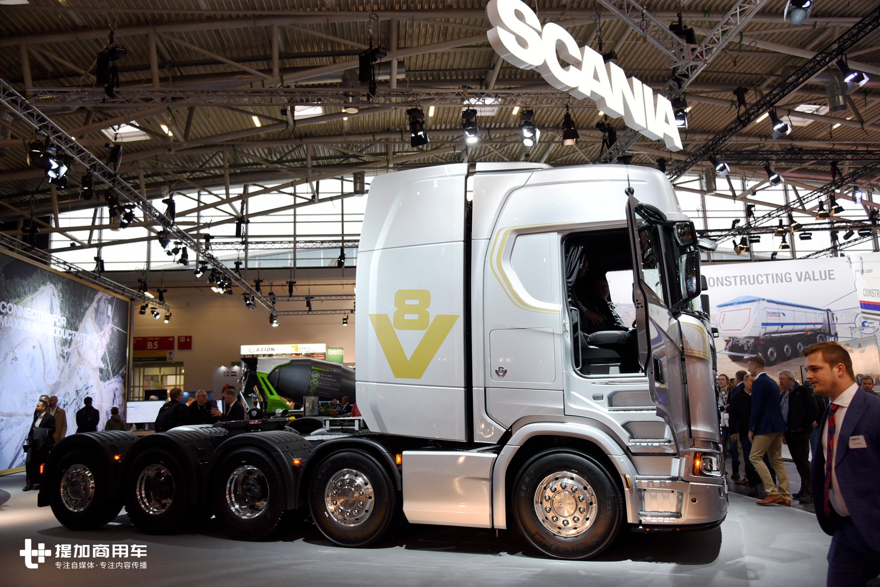 斯堪尼亚V8发动机纪念版领衔,宝马展第一天,先带大家看几款大件运输牵引车 - 第2张 - 提加商用车网 斯堪尼亚V8发动机纪念版领衔,宝马展第一天,先带大家看几款大件运输牵引车 - 第2张