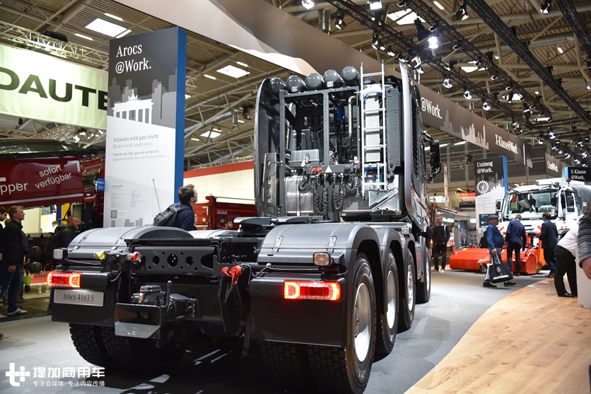 奔驰卡车的性能怪兽,配新款内饰的,630马力Arocs大件牵引车实拍 - 第2张 - 提加商用车网 奔驰卡车的性能怪兽,配新款内饰的,630马力Arocs大件牵引车实拍 - 第2张