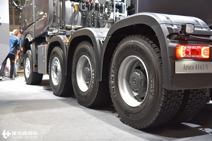 奔驰卡车的性能怪兽,配新款内饰的,630马力Arocs大件牵引车实拍 - 第4张 - 提加商用车网 奔驰卡车的性能怪兽,配新款内饰的,630马力Arocs大件牵引车实拍 - 第4张