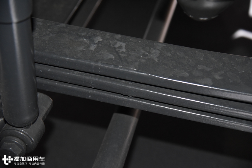 奔驰卡车的性能怪兽,配新款内饰的,630马力Arocs大件牵引车实拍 - 第6张 - 提加商用车网 奔驰卡车的性能怪兽,配新款内饰的,630马力Arocs大件牵引车实拍 - 第6张