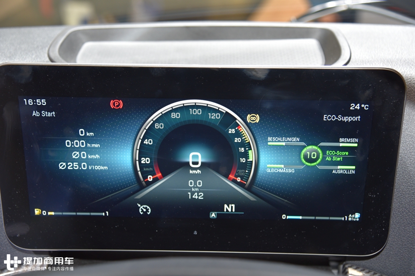 奔驰卡车的性能怪兽,配新款内饰的,630马力Arocs大件牵引车实拍 - 第16张 - 提加商用车网 奔驰卡车的性能怪兽,配新款内饰的,630马力Arocs大件牵引车实拍 - 第16张