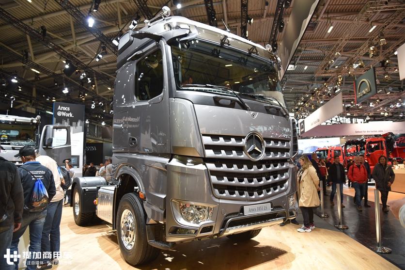 510马力,适时全驱,带您见识一款暴力版奔驰阿洛斯4X2牵引车 - 第2张 - 提加商用车网 510马力,适时全驱,带您见识一款暴力版奔驰阿洛斯4X2牵引车 - 第2张