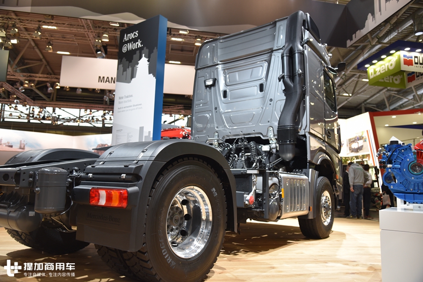 510马力,适时全驱,带您见识一款暴力版奔驰阿洛斯4X2牵引车 - 第3张 - 提加商用车网 510马力,适时全驱,带您见识一款暴力版奔驰阿洛斯4X2牵引车 - 第3张