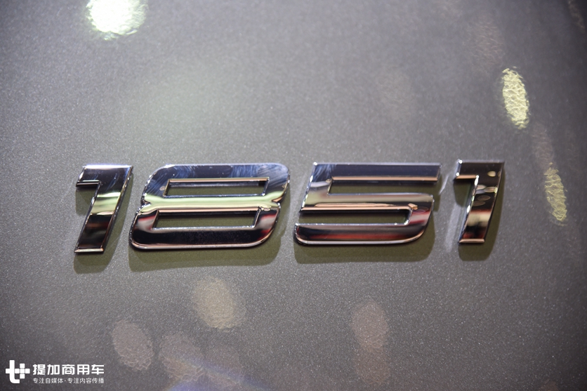 510马力,适时全驱,带您见识一款暴力版奔驰阿洛斯4X2牵引车 - 第4张 - 提加商用车网 510马力,适时全驱,带您见识一款暴力版奔驰阿洛斯4X2牵引车 - 第4张