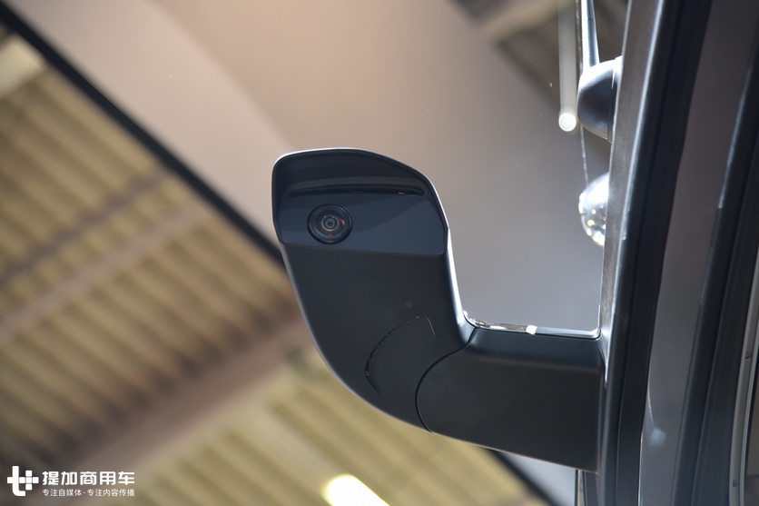 510马力,适时全驱,带您见识一款暴力版奔驰阿洛斯4X2牵引车 - 第12张 - 提加商用车网 510马力,适时全驱,带您见识一款暴力版奔驰阿洛斯4X2牵引车 - 第12张