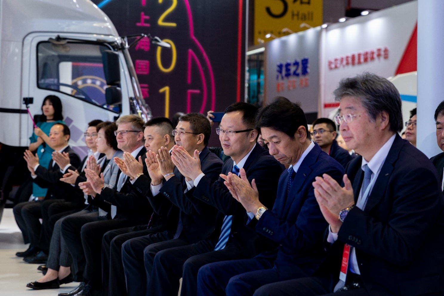 2020版巨咖领衔,庆铃、五十铃深化合作的八款新品亮相上海车展 - 第3张 - 提加商用车网 2020版巨咖领衔,庆铃、五十铃深化合作的八款新品亮相上海车展 - 第3张