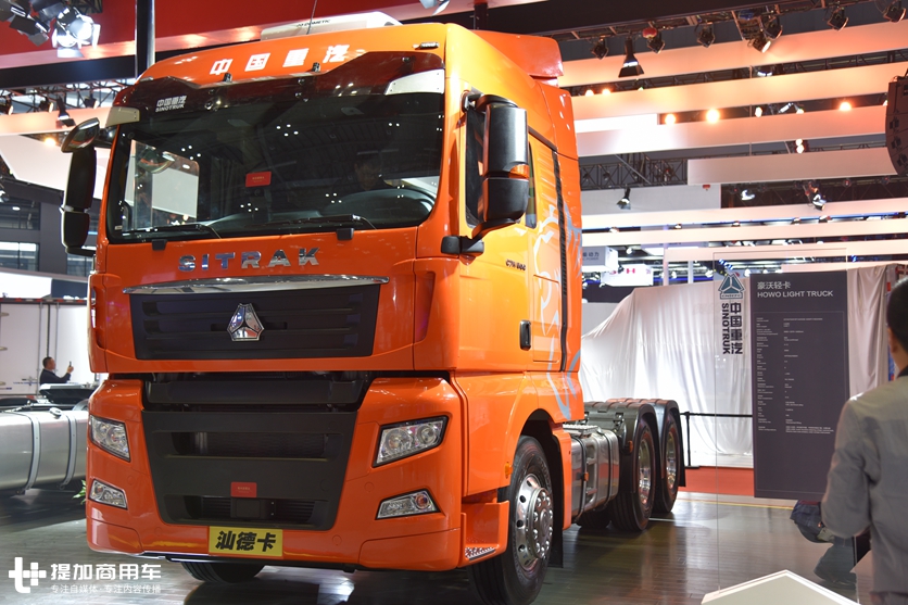 配置高到前桥也配气囊悬架,带您见识国六汕德卡牵引车的新进化 - 第1张 - 提加商用车网 配置高到前桥也配气囊悬架,带您见识国六汕德卡牵引车的新进化 - 第1张