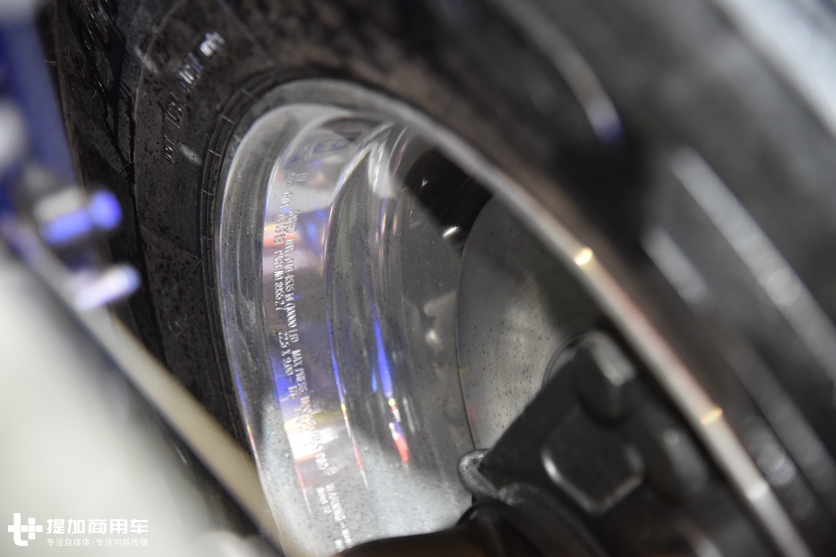 配置高到前桥也配气囊悬架,带您见识国六汕德卡牵引车的新进化 - 第8张 - 提加商用车网 配置高到前桥也配气囊悬架,带您见识国六汕德卡牵引车的新进化 - 第8张