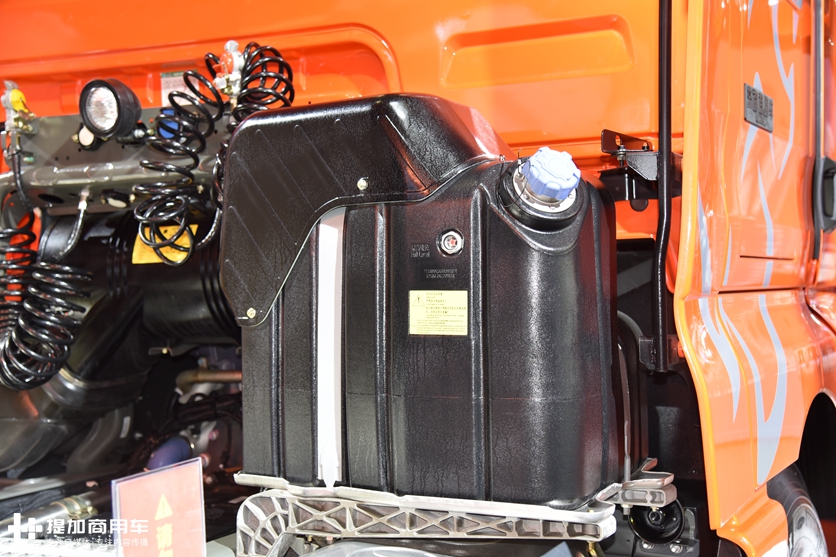 配置高到前桥也配气囊悬架,带您见识国六汕德卡牵引车的新进化 - 第10张 - 提加商用车网 配置高到前桥也配气囊悬架,带您见识国六汕德卡牵引车的新进化 - 第10张