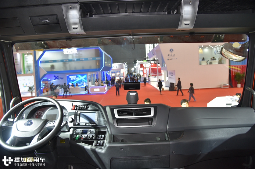 配置高到前桥也配气囊悬架,带您见识国六汕德卡牵引车的新进化 - 第14张 - 提加商用车网 配置高到前桥也配气囊悬架,带您见识国六汕德卡牵引车的新进化 - 第14张