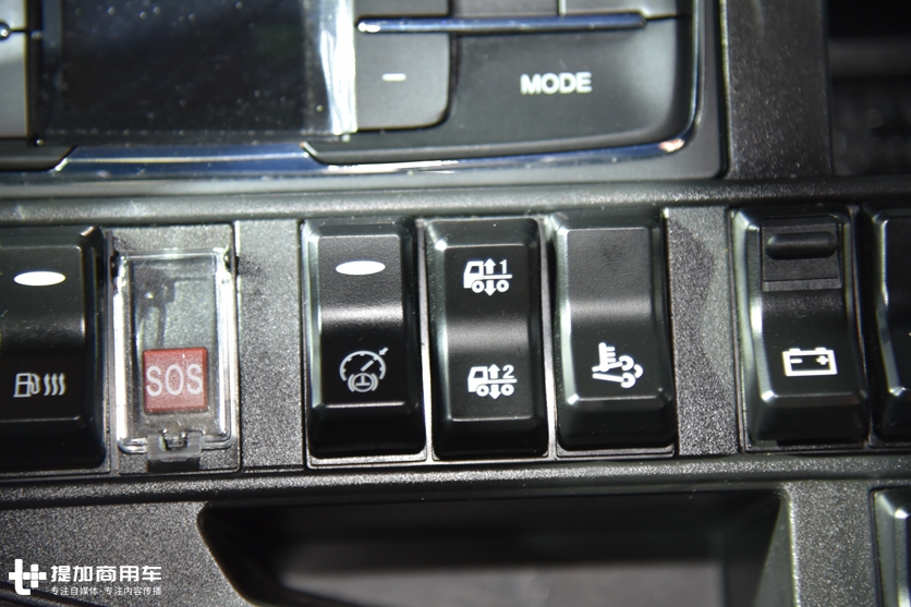 配置高到前桥也配气囊悬架,带您见识国六汕德卡牵引车的新进化 - 第15张 - 提加商用车网 配置高到前桥也配气囊悬架,带您见识国六汕德卡牵引车的新进化 - 第15张