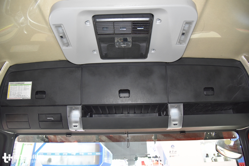 配置高到前桥也配气囊悬架,带您见识国六汕德卡牵引车的新进化 - 第17张 - 提加商用车网 配置高到前桥也配气囊悬架,带您见识国六汕德卡牵引车的新进化 - 第17张