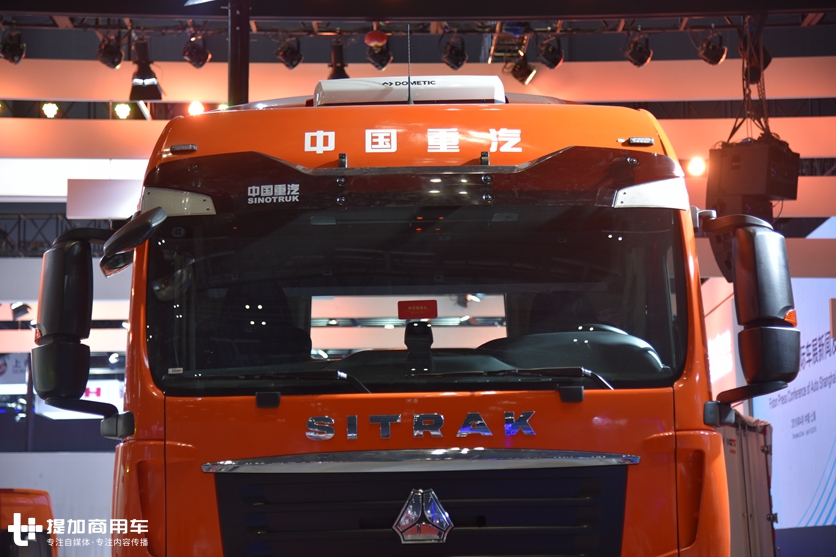 配置高到前桥也配气囊悬架,带您见识国六汕德卡牵引车的新进化 - 第2张 - 提加商用车网 配置高到前桥也配气囊悬架,带您见识国六汕德卡牵引车的新进化 - 第2张