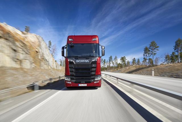 提加周看,上海车展中国重汽国六重卡豪华亮相;欧曼EST的油耗水平曝光 - 第2张 - 提加商用车网 提加周看,上海车展中国重汽国六重卡豪华亮相;欧曼EST的油耗水平曝光 - 第2张