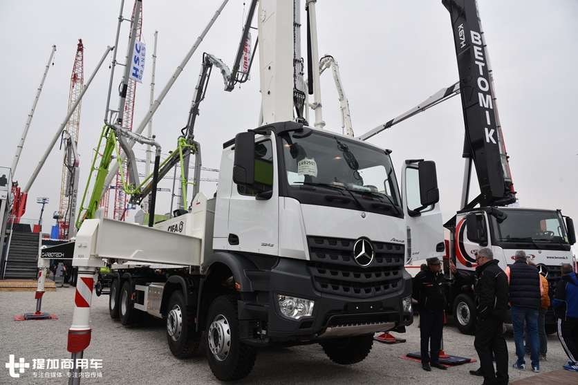 6轴车型最抢眼,2019宝马展中联展出的奔驰Arocs底盘混凝土泵车实拍 - 第8张 - 提加商用车网 6轴车型最抢眼,2019宝马展中联展出的奔驰Arocs底盘混凝土泵车实拍 - 第8张