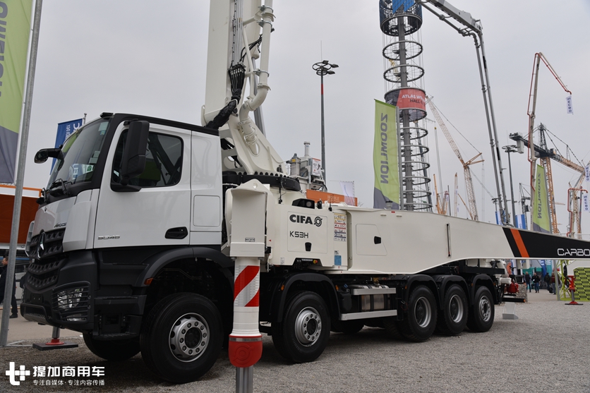 6轴车型最抢眼,2019宝马展中联展出的奔驰Arocs底盘混凝土泵车实拍 - 第9张 - 提加商用车网 6轴车型最抢眼,2019宝马展中联展出的奔驰Arocs底盘混凝土泵车实拍 - 第9张