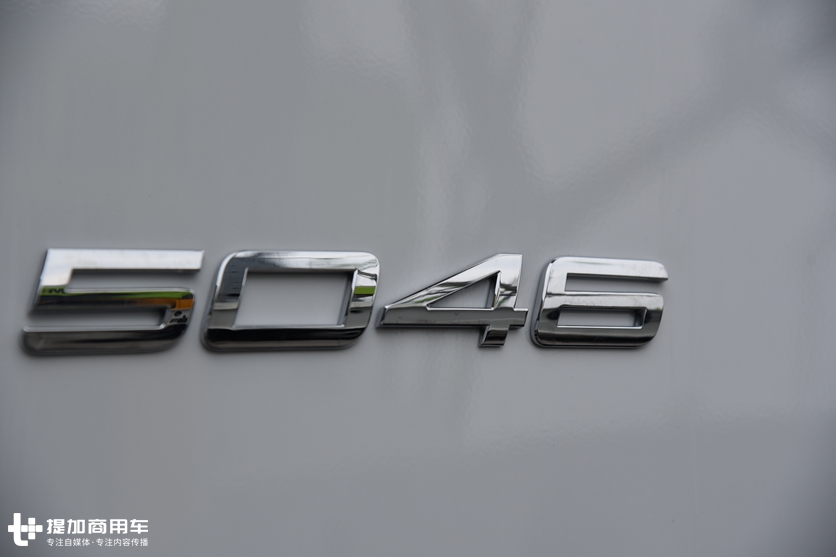 6轴车型最抢眼,2019宝马展中联展出的奔驰Arocs底盘混凝土泵车实拍 - 第10张 - 提加商用车网 6轴车型最抢眼,2019宝马展中联展出的奔驰Arocs底盘混凝土泵车实拍 - 第10张