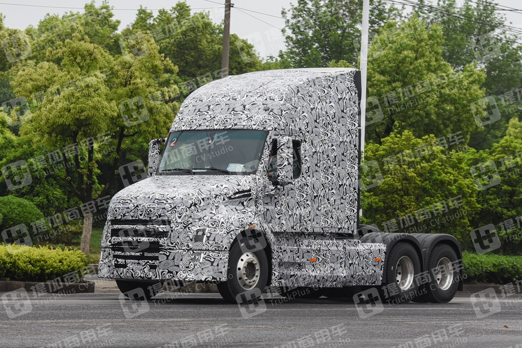 国内又一款长头卡车路试谍照曝光,空间更大,卡友都说是陕汽做的! - 第3张 - 提加商用车网 国内又一款长头卡车路试谍照曝光,空间更大,卡友都说是陕汽做的! - 第3张