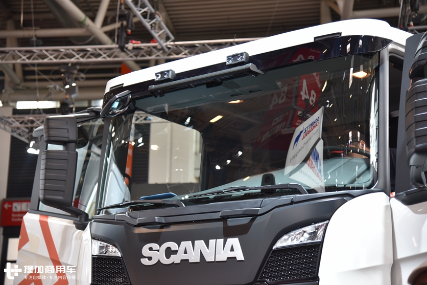 4X4全驱,配车载冰箱,500马力的斯堪尼亚R系XT工程版牵引车实拍 - 第3张 - 提加商用车网 4X4全驱,配车载冰箱,500马力的斯堪尼亚R系XT工程版牵引车实拍 - 第3张
