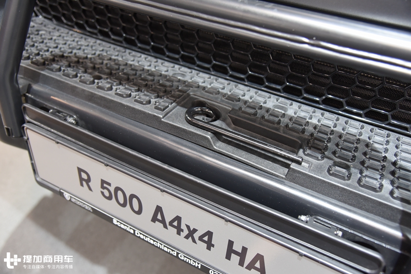 4X4全驱,配车载冰箱,500马力的斯堪尼亚R系XT工程版牵引车实拍 - 第6张 - 提加商用车网 4X4全驱,配车载冰箱,500马力的斯堪尼亚R系XT工程版牵引车实拍 - 第6张