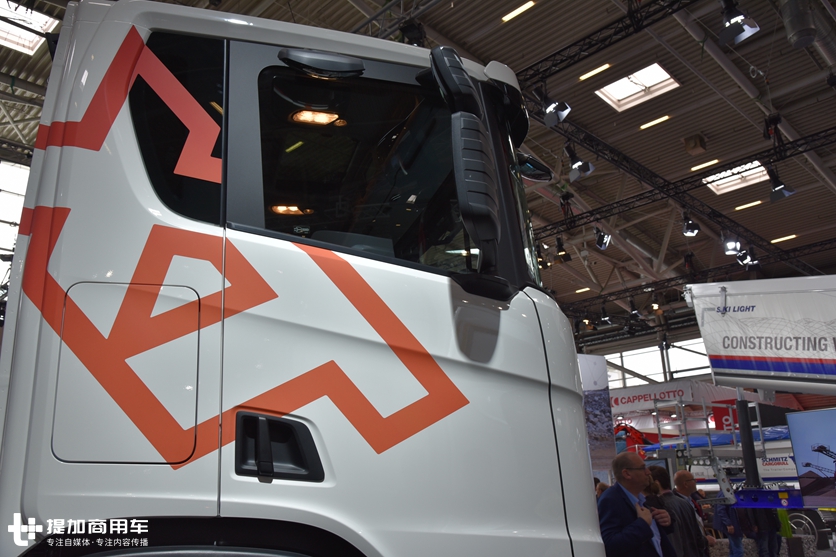 4X4全驱,配车载冰箱,500马力的斯堪尼亚R系XT工程版牵引车实拍 - 第8张 - 提加商用车网 4X4全驱,配车载冰箱,500马力的斯堪尼亚R系XT工程版牵引车实拍 - 第8张