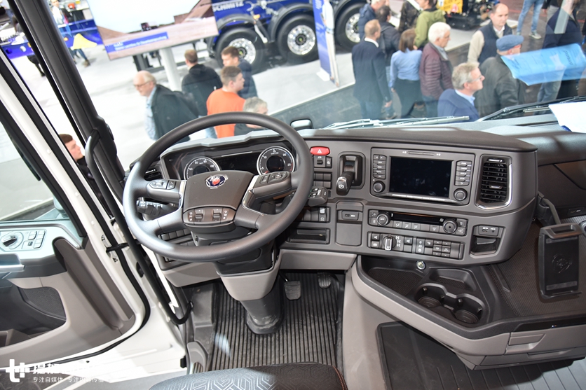 4X4全驱,配车载冰箱,500马力的斯堪尼亚R系XT工程版牵引车实拍 - 第17张 - 提加商用车网 4X4全驱,配车载冰箱,500马力的斯堪尼亚R系XT工程版牵引车实拍 - 第17张