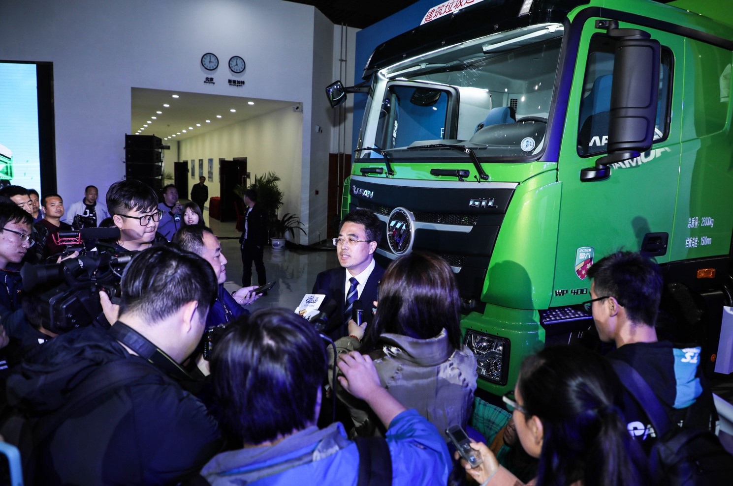 44项升级改进,满足国六排放要求,2019款欧曼智能渣土车率先上市 - 第3张 - 提加商用车网 44项升级改进,满足国六排放要求,2019款欧曼智能渣土车率先上市 - 第3张