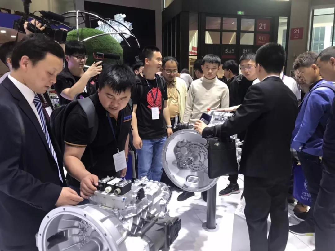 法士特新能源变速器上海车展大放异彩 - 第4张 - 提加商用车网 法士特新能源变速器上海车展大放异彩 - 第4张