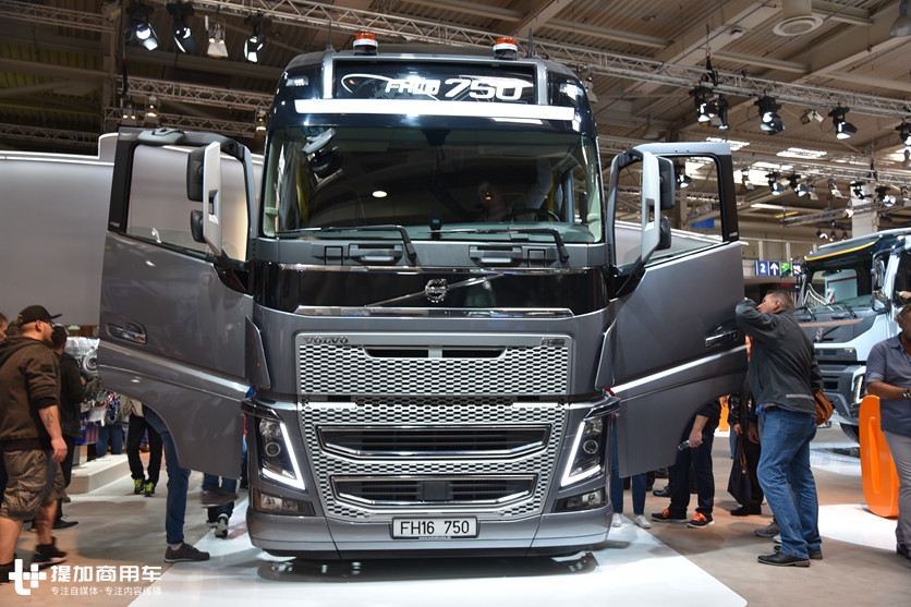 每一次看到都让人血脉偾张，再带您领略750马力沃尔沃FH16大件牵引车的魅力 - 第1张