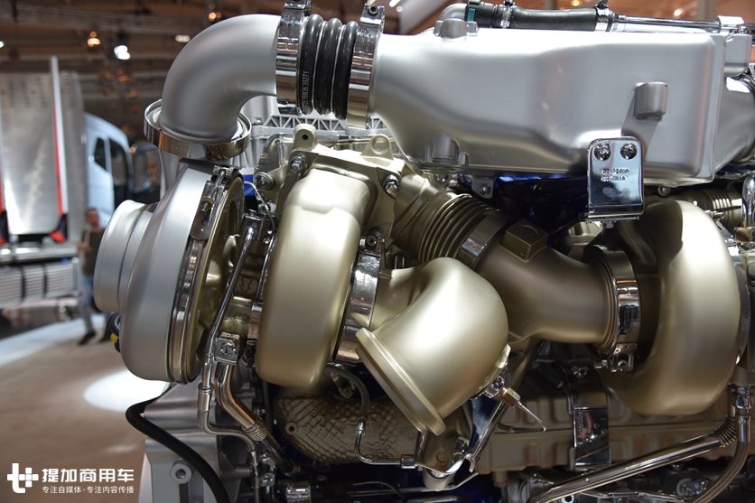 每一次看到都让人血脉偾张，再带您领略750马力沃尔沃FH16大件牵引车的魅力 - 第5张