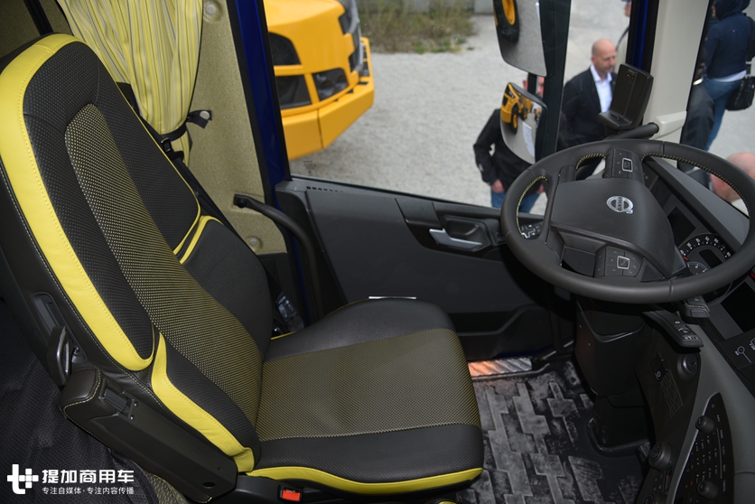 每一次看到都让人血脉偾张，再带您领略750马力沃尔沃FH16大件牵引车的魅力 - 第17张