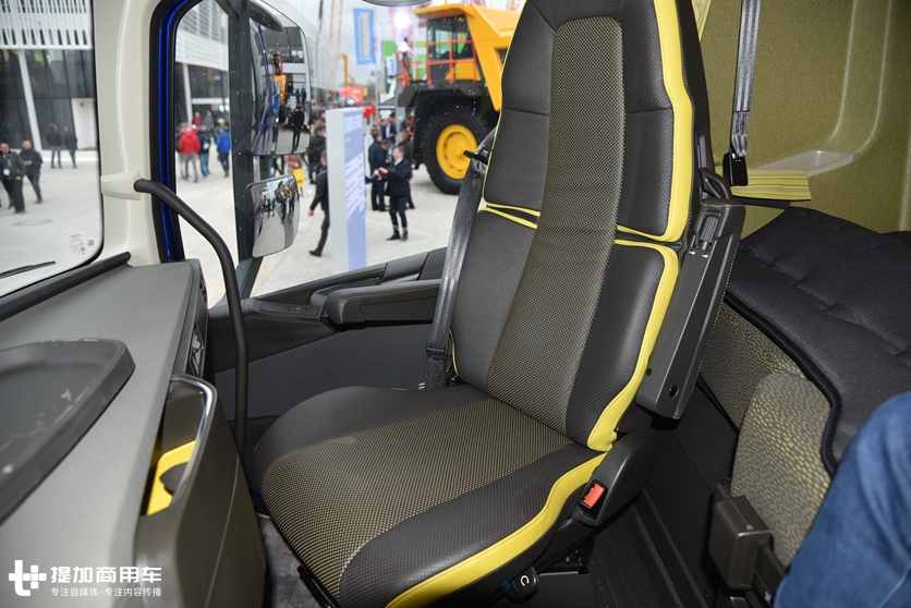 每一次看到都让人血脉偾张，再带您领略750马力沃尔沃FH16大件牵引车的魅力 - 第19张