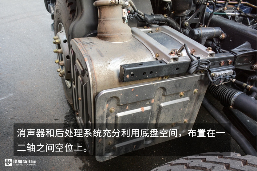 能多拉，又能跑得快，柳汽乘龙H7前四后八公路自卸底盘实拍 - 第14张