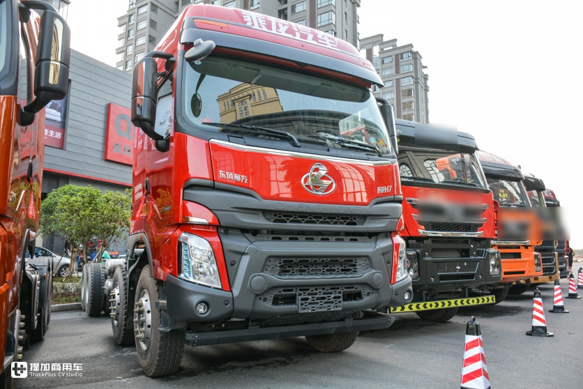 能多拉,又能跑得快,柳汽乘龙H7前四后八公路自卸底盘实拍 - 第1张 - 提加商用车网 能多拉,又能跑得快,柳汽乘龙H7前四后八公路自卸底盘实拍 - 第1张