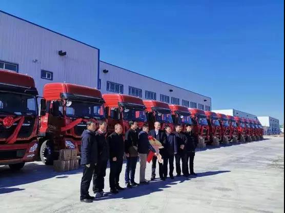 30台匹配东风康明斯ISL的天龙轻赢版“金刚钻”,专克新疆老大难路段 - 第1张 - 提加商用车网 30台匹配东风康明斯ISL的天龙轻赢版“金刚钻”,专克新疆老大难路段 - 第1张