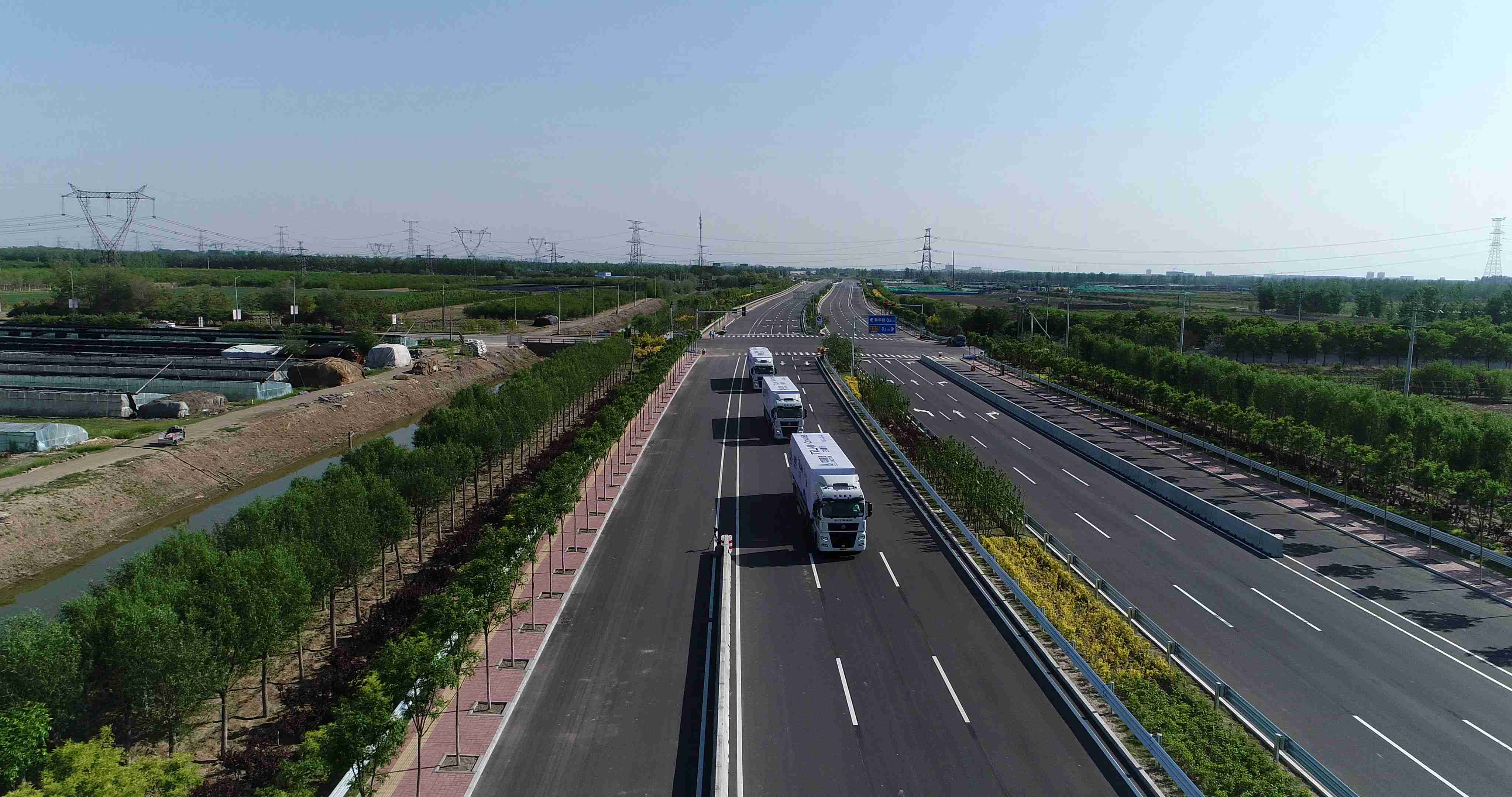 中国重汽智能网联卡车参加全国首次列队跟驰标准公开试验 - 第3张