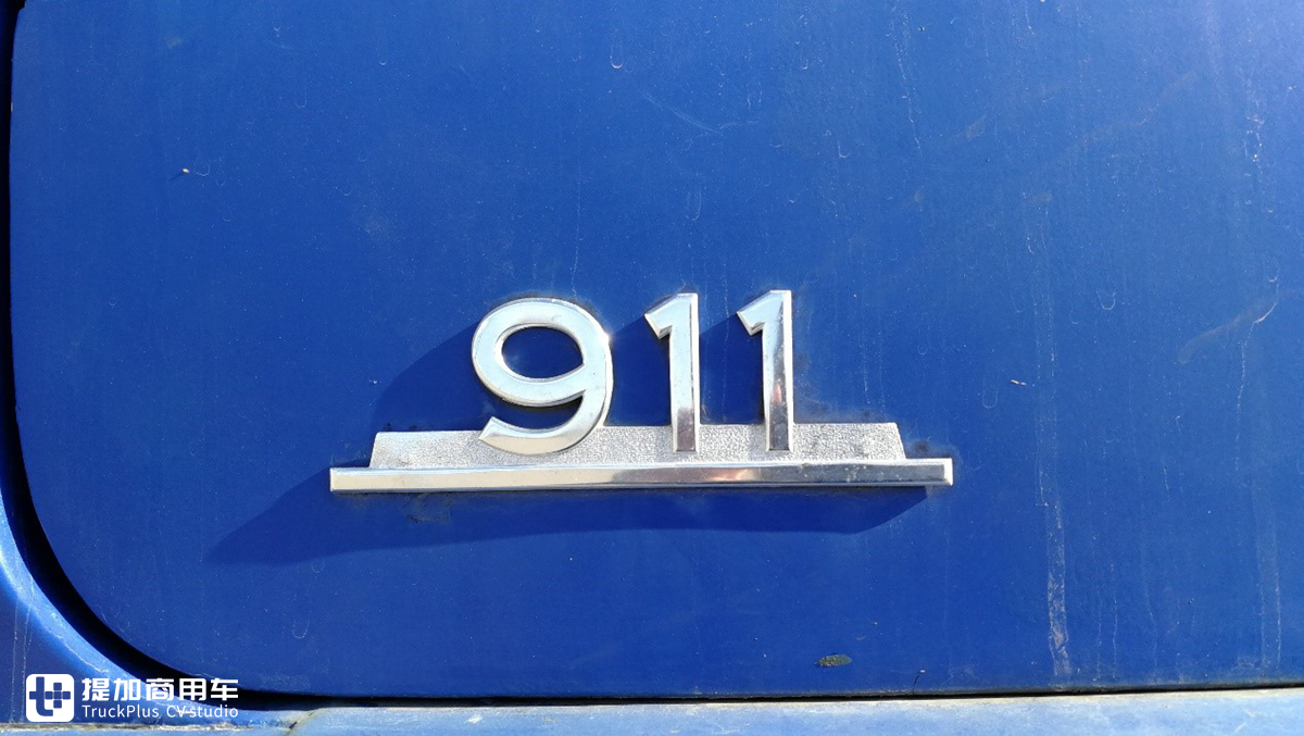 偶遇如今已鲜为人知的奔驰Kurzhauber卡车,40多年车龄,车主开着它到处旅行 - 第3张 - 提加商用车网 偶遇如今已鲜为人知的奔驰Kurzhauber卡车,40多年车龄,车主开着它到处旅行 - 第3张