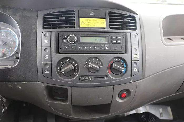最高车速85km/h,最大续航近200公里,恒天新楚风纯电动清扫车静态实拍 - 第12张 - 提加商用车网 最高车速85km/h,最大续航近200公里,恒天新楚风纯电动清扫车静态实拍 - 第12张
