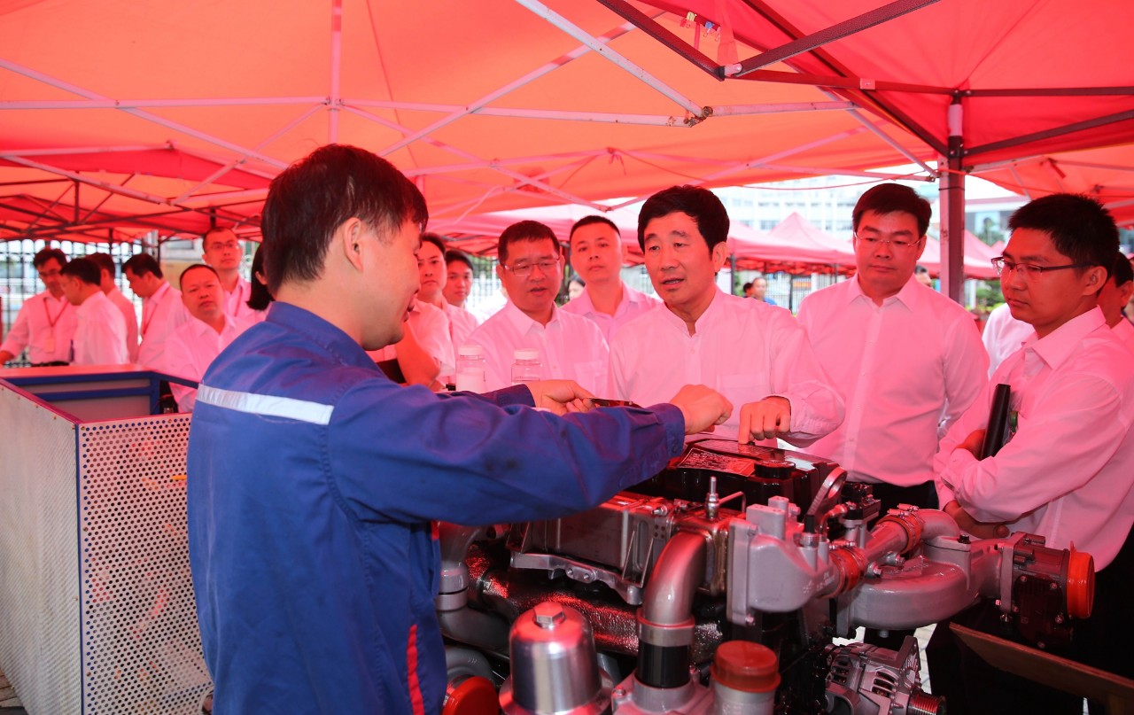 行业首创技术层出不穷,晏平为玉柴高技能人才点赞 - 第2张 - 提加商用车网 行业首创技术层出不穷,晏平为玉柴高技能人才点赞 - 第2张