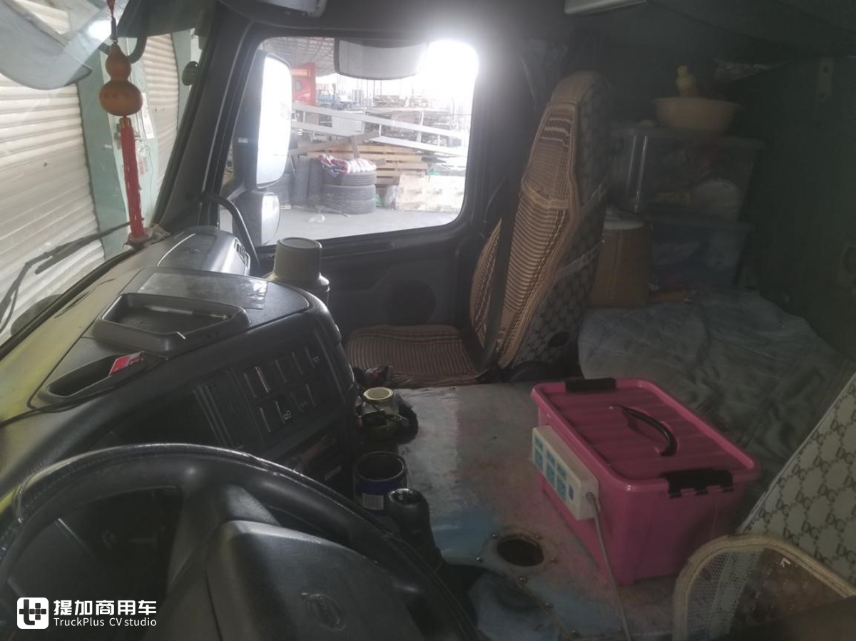 前后都是气囊悬架，还是手动挡，这款06年的沃尔沃卡车估计全国就剩2台了 - 第8张