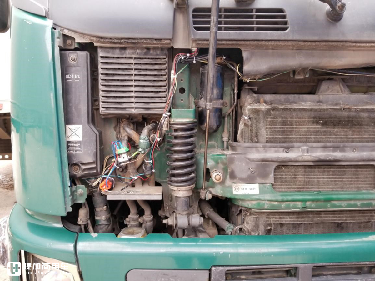 前后都是气囊悬架，还是手动挡，这款06年的沃尔沃卡车估计全国就剩2台了 - 第9张