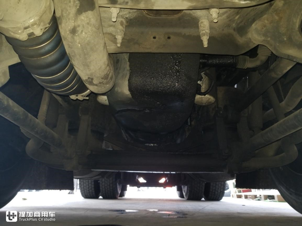 前后都是气囊悬架,还是手动挡,这款06年的沃尔沃卡车估计全国就剩2台了 - 第12张 - 提加商用车网 前后都是气囊悬架,还是手动挡,这款06年的沃尔沃卡车估计全国就剩2台了 - 第12张