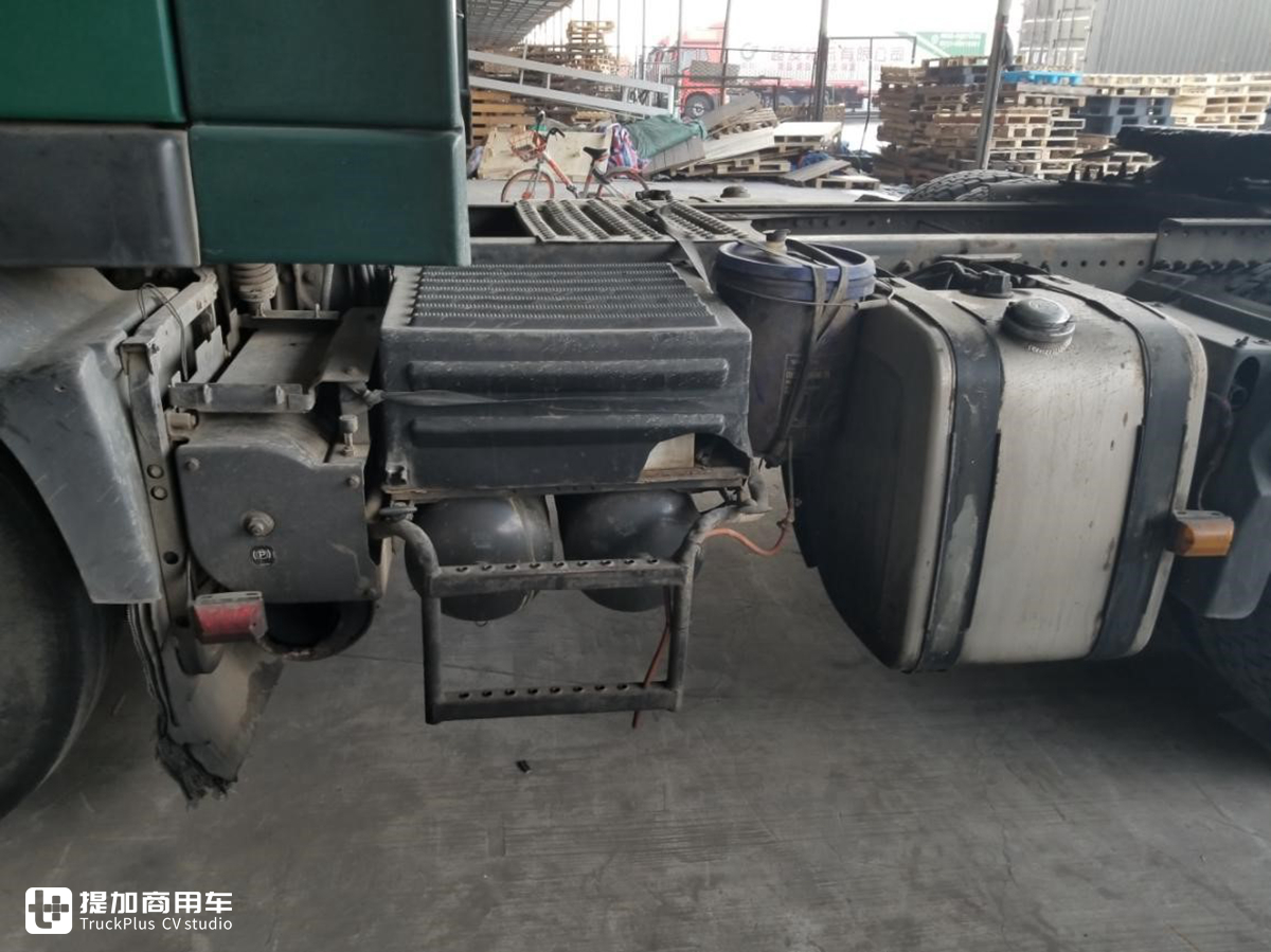 前后都是气囊悬架，还是手动挡，这款06年的沃尔沃卡车估计全国就剩2台了 - 第15张